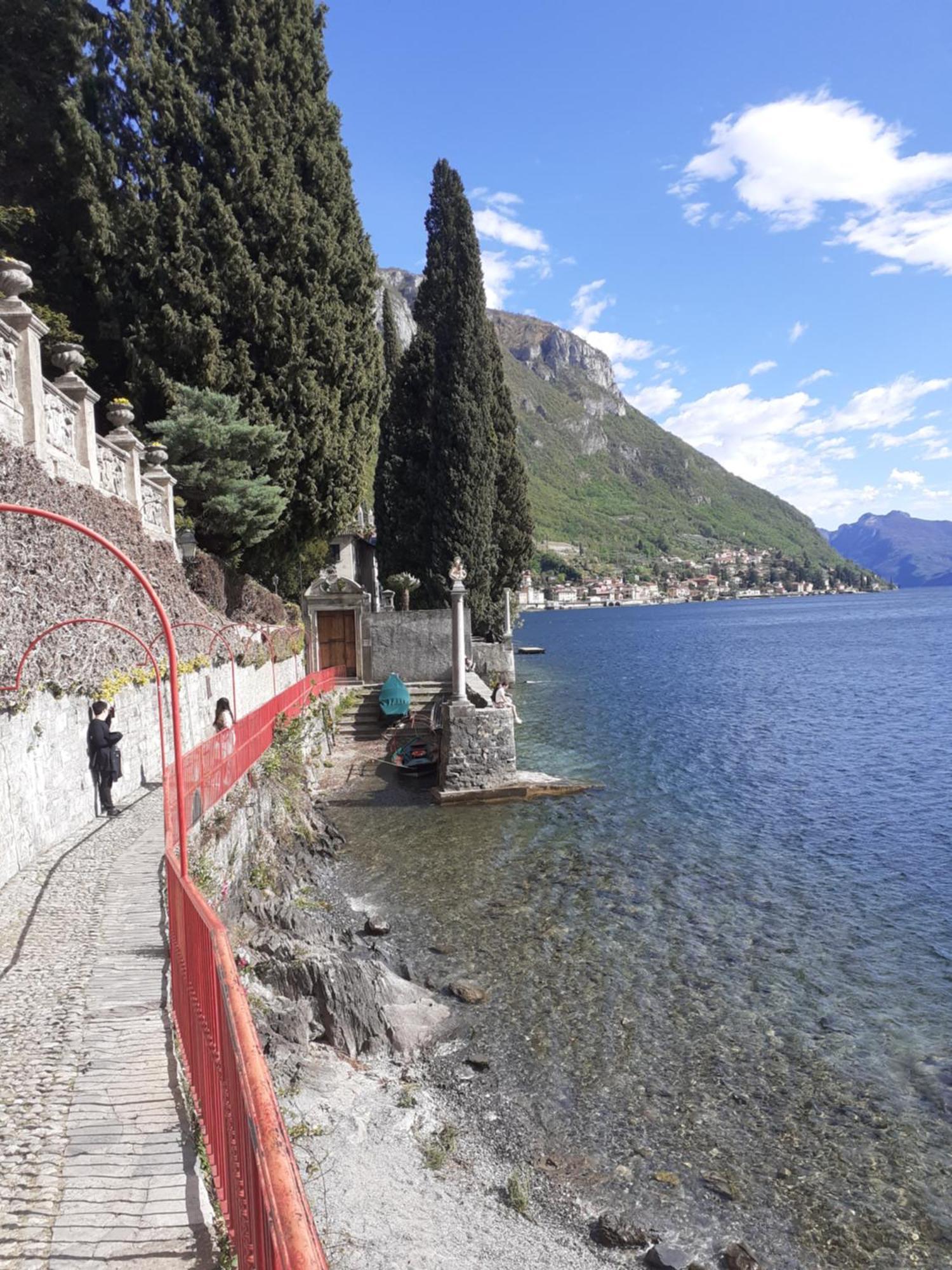 Casa In Riva Al Lago 瓦伦纳 外观 照片