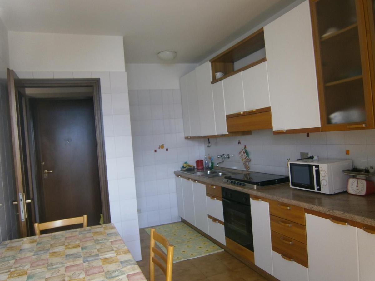Casa In Riva Al Lago 瓦伦纳 外观 照片