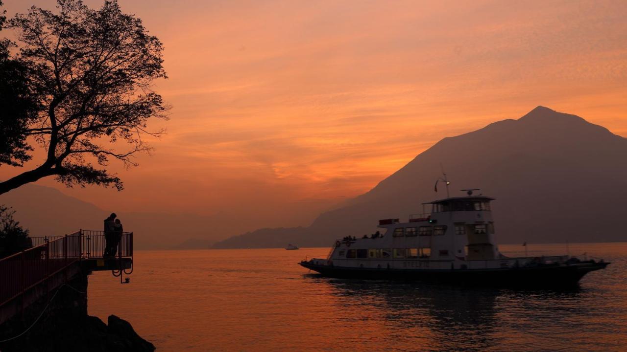Casa In Riva Al Lago 瓦伦纳 外观 照片