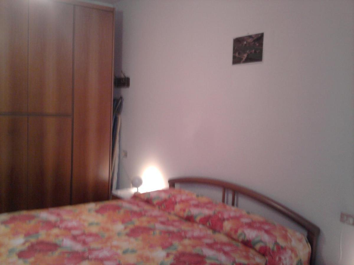 Casa In Riva Al Lago 瓦伦纳 外观 照片