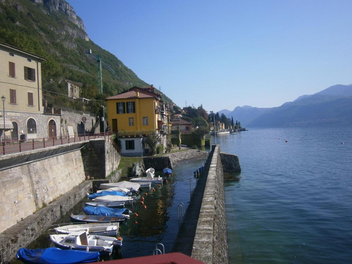 Casa In Riva Al Lago 瓦伦纳 外观 照片