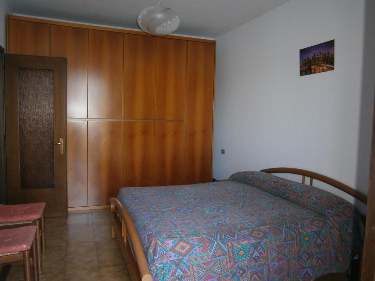 Casa In Riva Al Lago 瓦伦纳 外观 照片