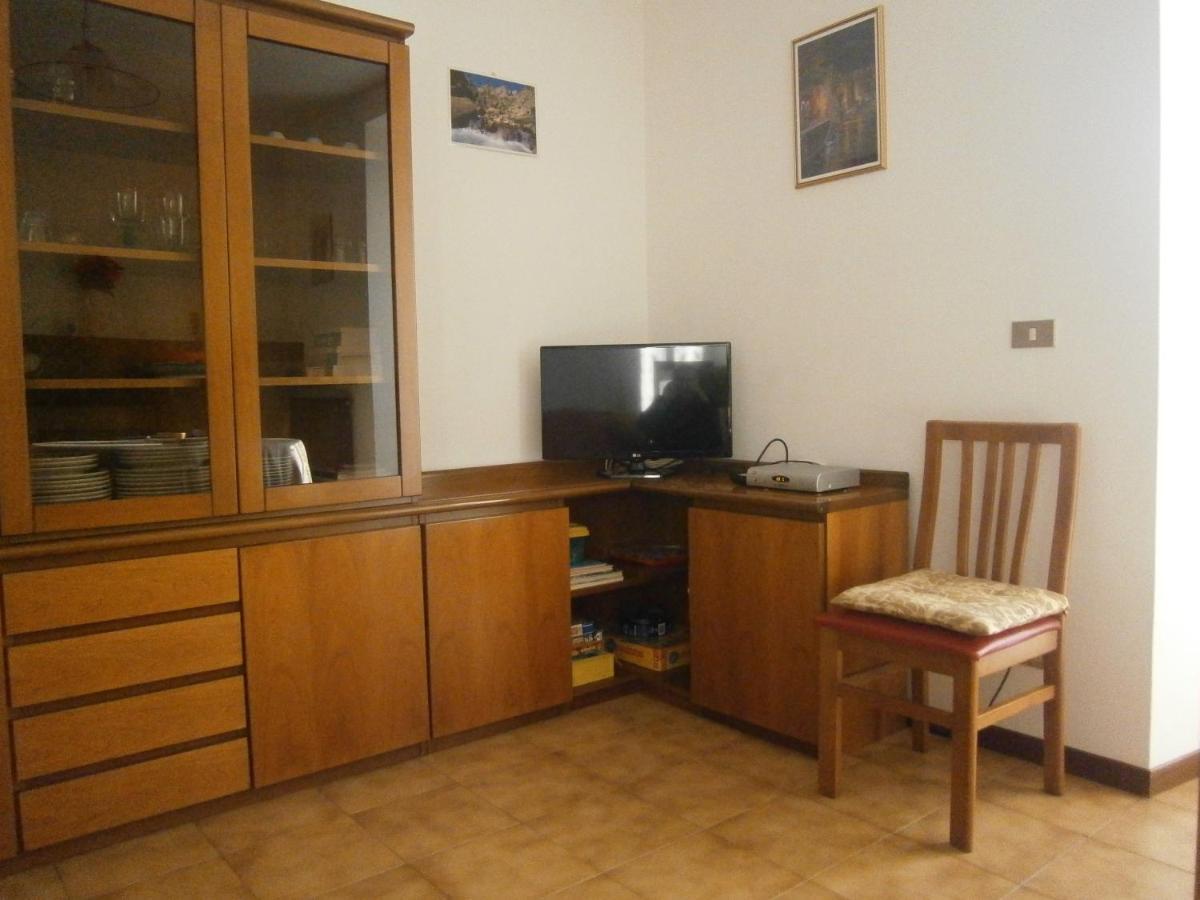 Casa In Riva Al Lago 瓦伦纳 外观 照片