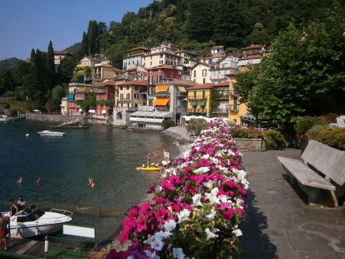Casa In Riva Al Lago 瓦伦纳 外观 照片