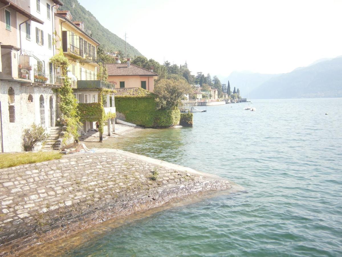 Casa In Riva Al Lago 瓦伦纳 外观 照片