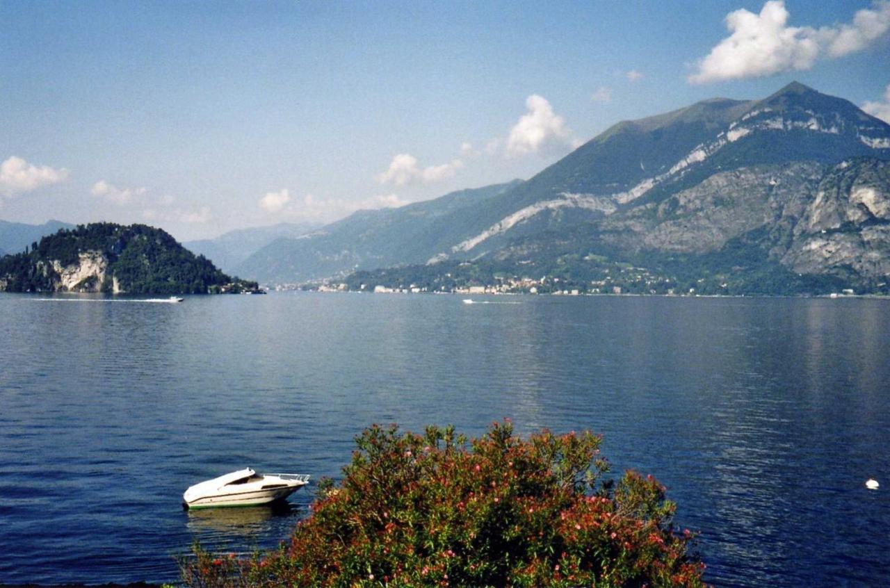 Casa In Riva Al Lago 瓦伦纳 外观 照片